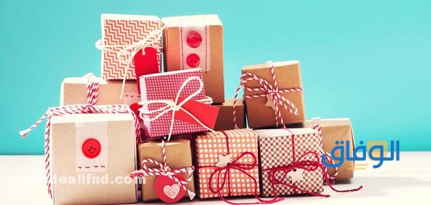 عبارات تكتب على الهدايا | +50 عبارة جميلة جدا